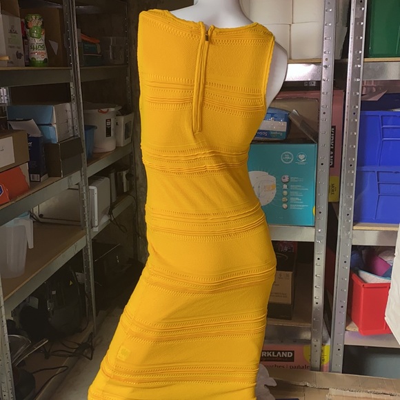 Bright yellow dress - Picture 3 of 3